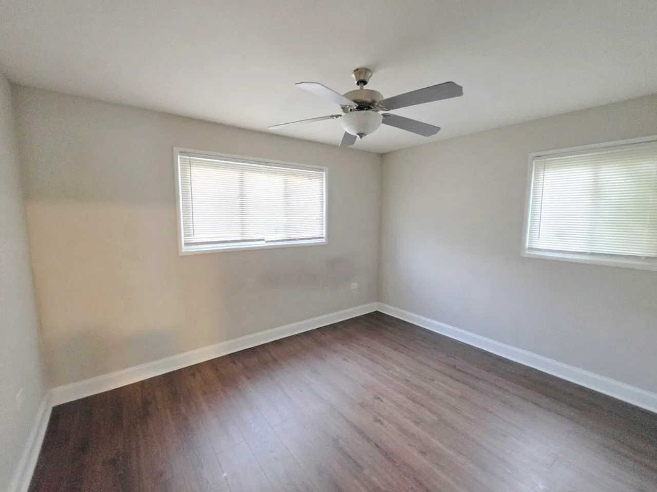3 bed, 1017 sqft, $2,371 — Photo 3