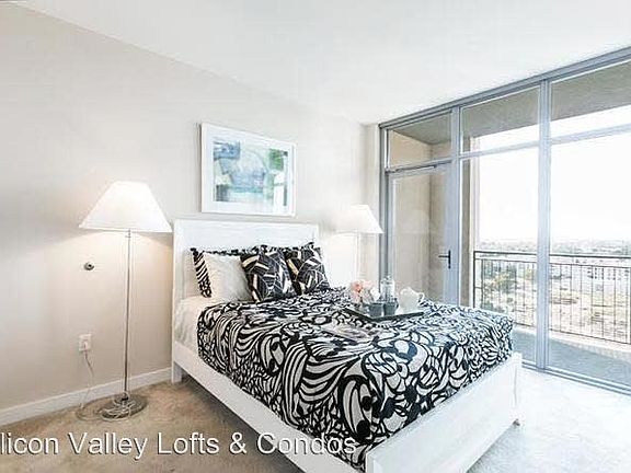 4th image of 175 W Saint James St Unit 1207