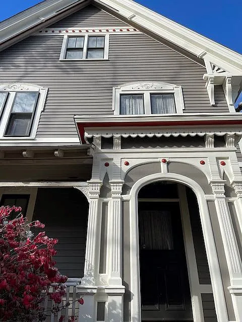 69 Adelaide Ave