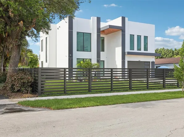 9330 SW 34th St, Miami, FL 33165