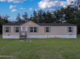 132 Long Rd, Interlachen, FL 32148