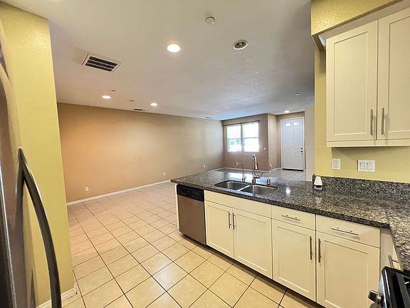 5th image of 1446 Georgia St