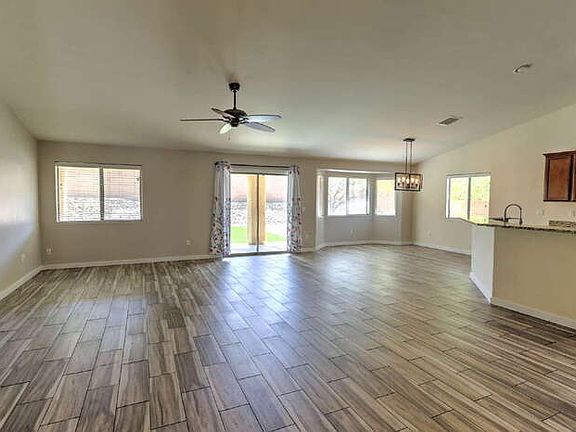 3rd image of 1050 E Providence Canyon Dr