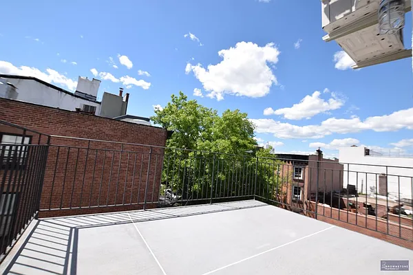 Rented by Brownstone Real Estate | media 32