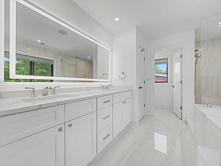 67 Westervelt Pl — Photo 12