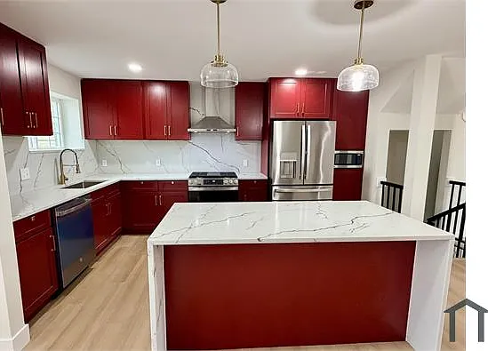 5 bed, 1881 sqft, $7,165 — Photo 4