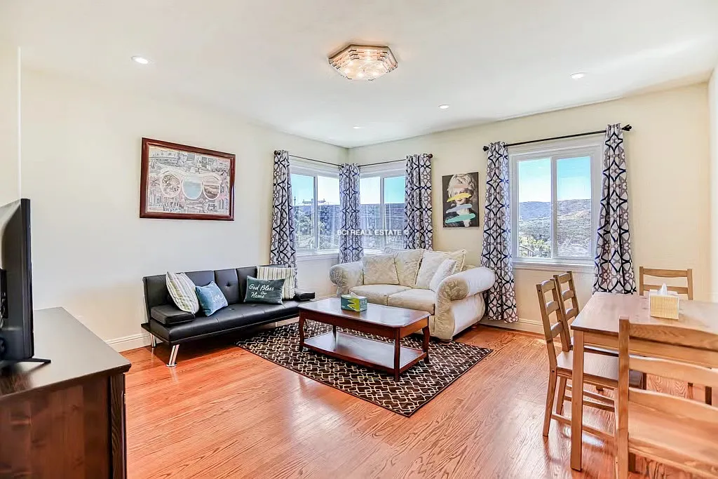 3 bed, $3,699 — Photo 4