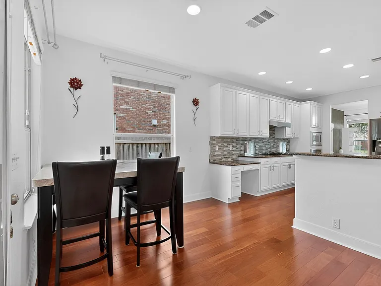 2659 Salorn Way — Photo 11