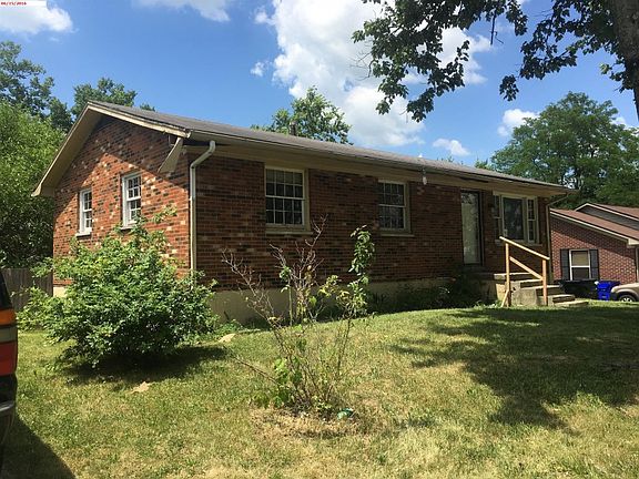2nd image of 1863 Balfour Dr