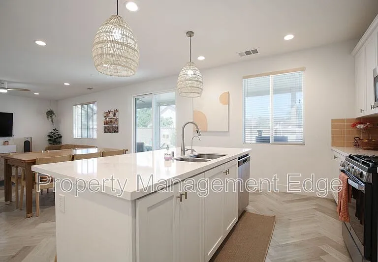 30463 Ridgely Way — Photo 9