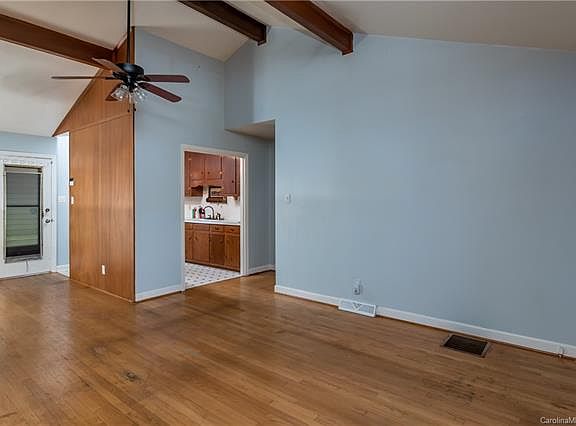 5th image of 1022 Clarkson St