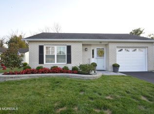 90 Mansfield Dr, Brick, NJ 08724