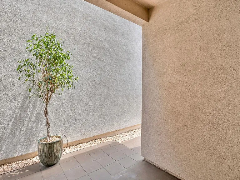 11030 International Dr — Photo 14