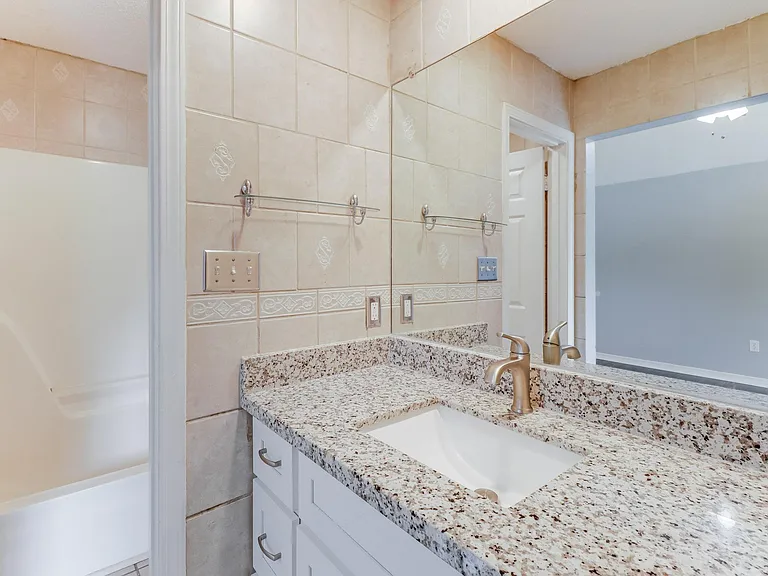 14160 Maple Ct — Photo 10