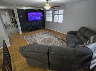 8001 Sanborn Dr, Lincoln, NE 68505