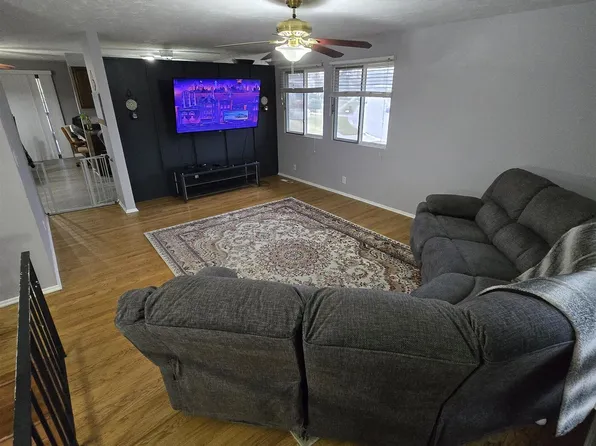 8001 Sanborn Dr, Lincoln, NE 68505