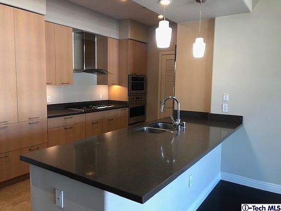 3rd image of 617 Caruso Ave