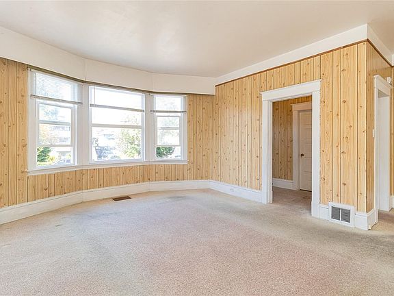 2nd image of 2531 Fernwood Rd