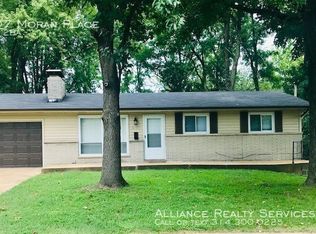 8607 Moran Pl, Saint Louis, MO 63114