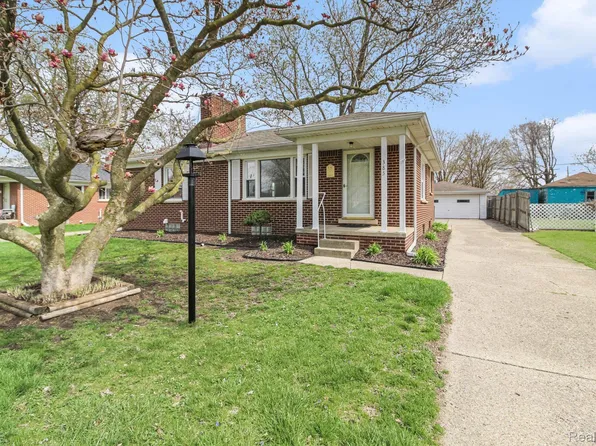 385 Devonshire St, Ypsilanti, MI 48198