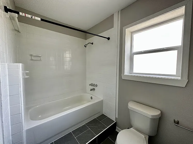 402 Del Norte St — Photo 9