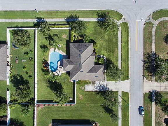 3rd image of 11535 Briar Hollow Ln