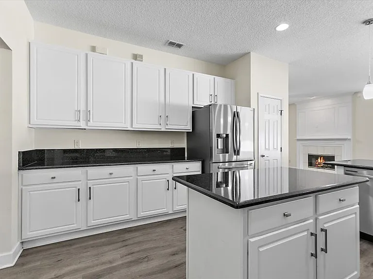 8884 Hampton Landing Dr E — Photo 12