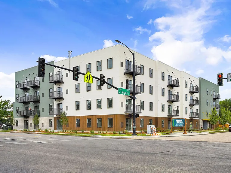 The Betty Apartments — Photo 5