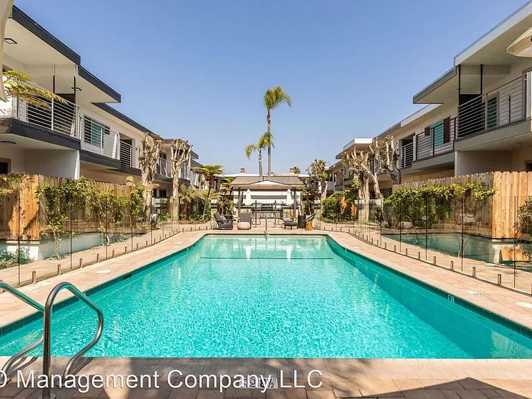 3450 Emerald St — Photo 39