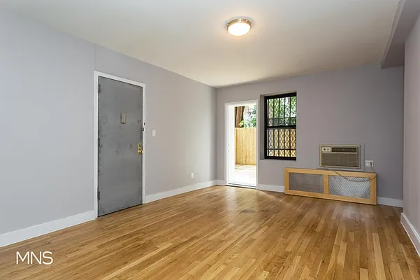 Rented by MNS Marketing | media 7