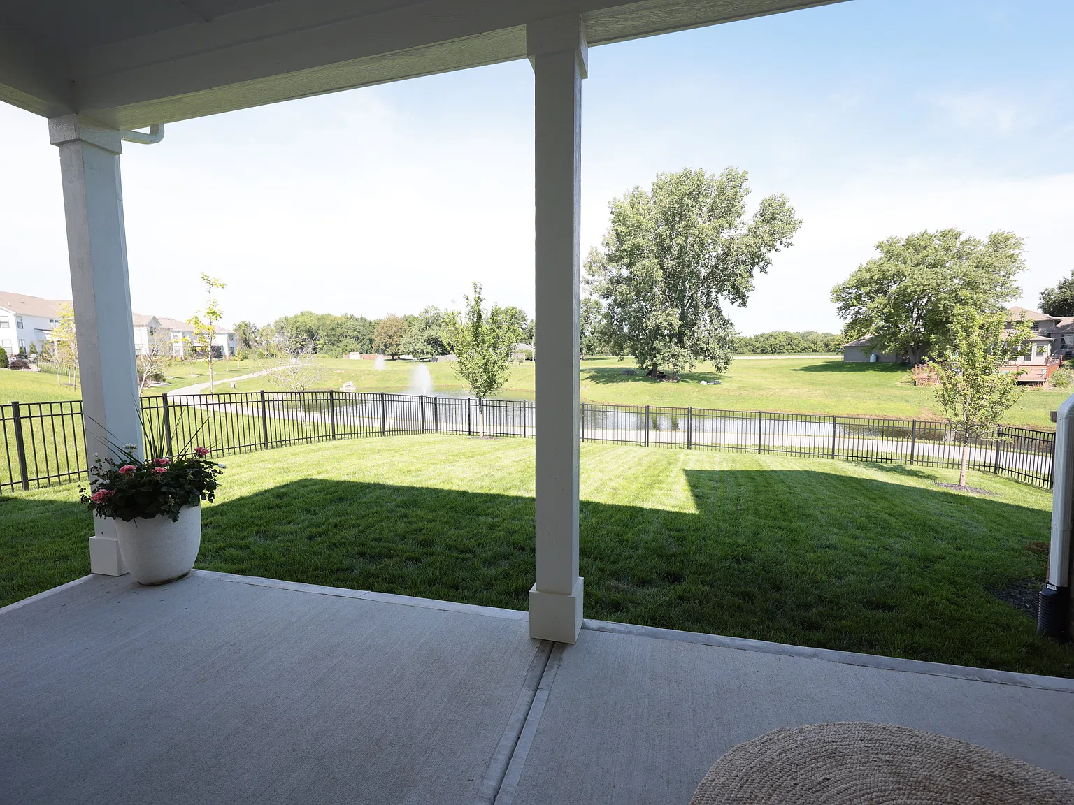5 bed, 4.5 bath, 3582 sqft, $6,300 — Photo 4
