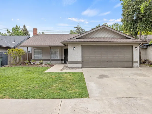 1017 N Oakwood Court, Visalia, CA 93291