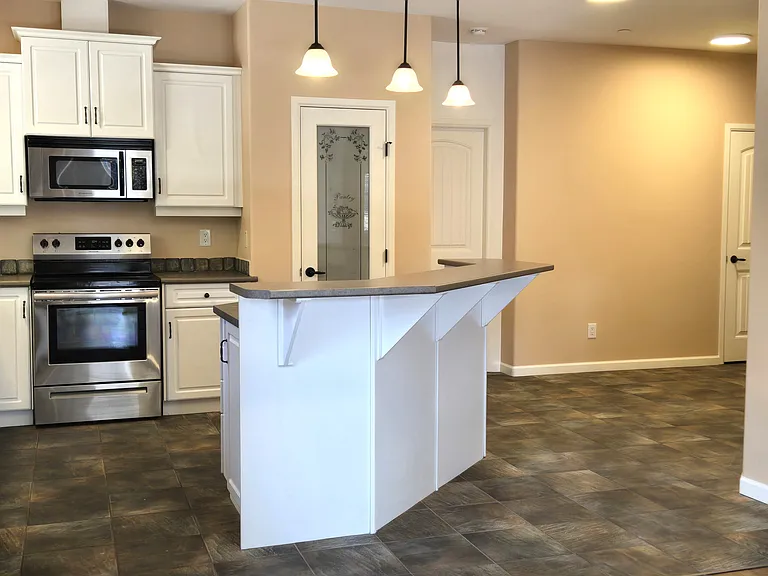 550 Lorne St #104 — Photo 10