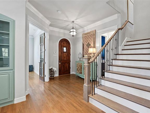 4th image of 9123 Vintage Oaks Ct
