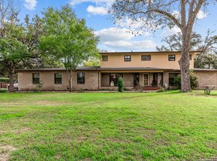 140 W Arrowhead Dr, San Antonio, TX 78228
