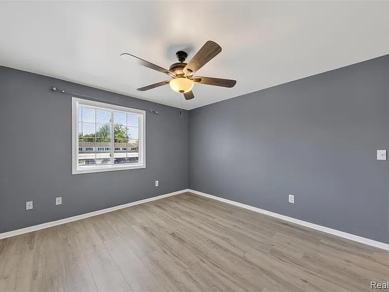 16515 Terrace Village Dr — Photo 33