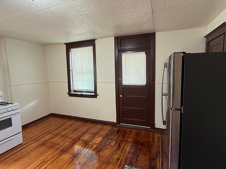 4233 California Ave #2 — Photo 3