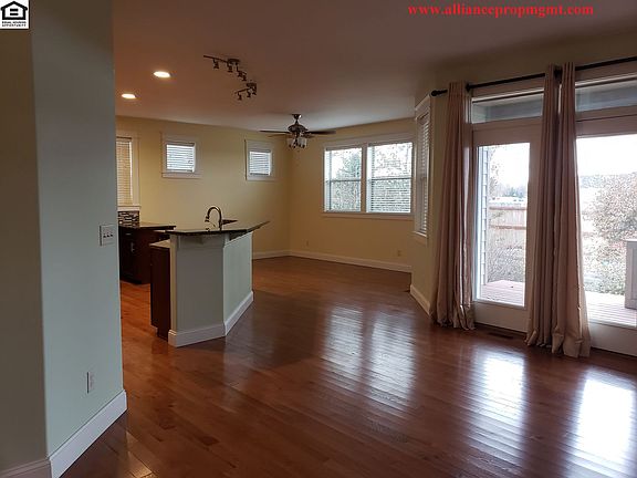 5th image of 470 Cedar Wood Cir