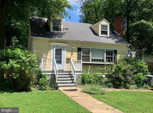 6936 Custis Pkwy, Falls Church, VA 22042