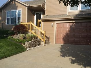 504 S Stone Creek Dr, Gardner, KS 66030