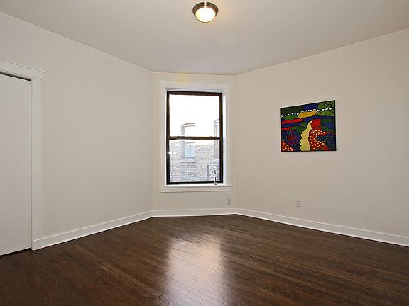 3rd image of 5118 S Ingleside Ave Unit 3