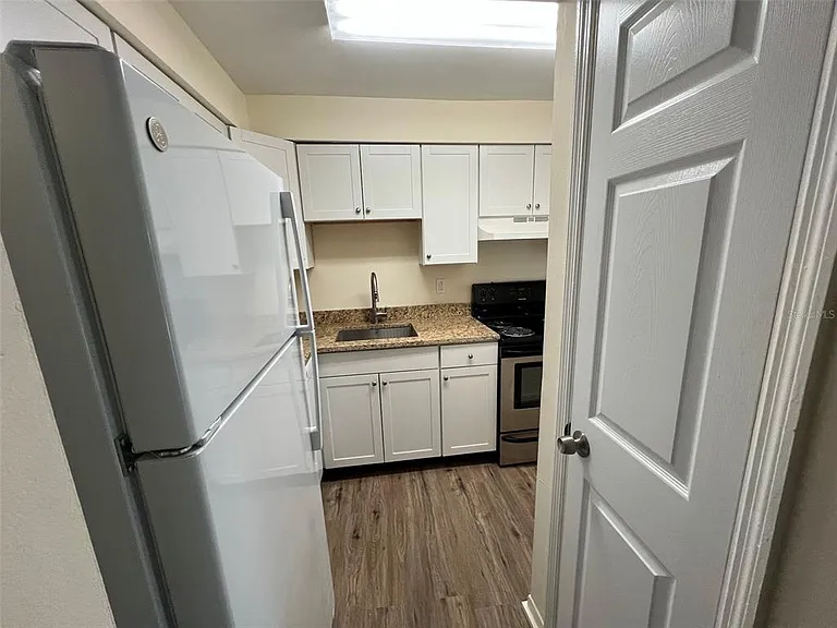 524 Georgetown Dr #B — Photo 10