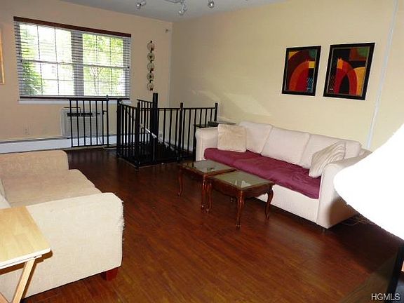 2nd image of 146 Doxbury Ln
