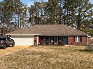 119 Harvest Dr, Columbus, MS 39705