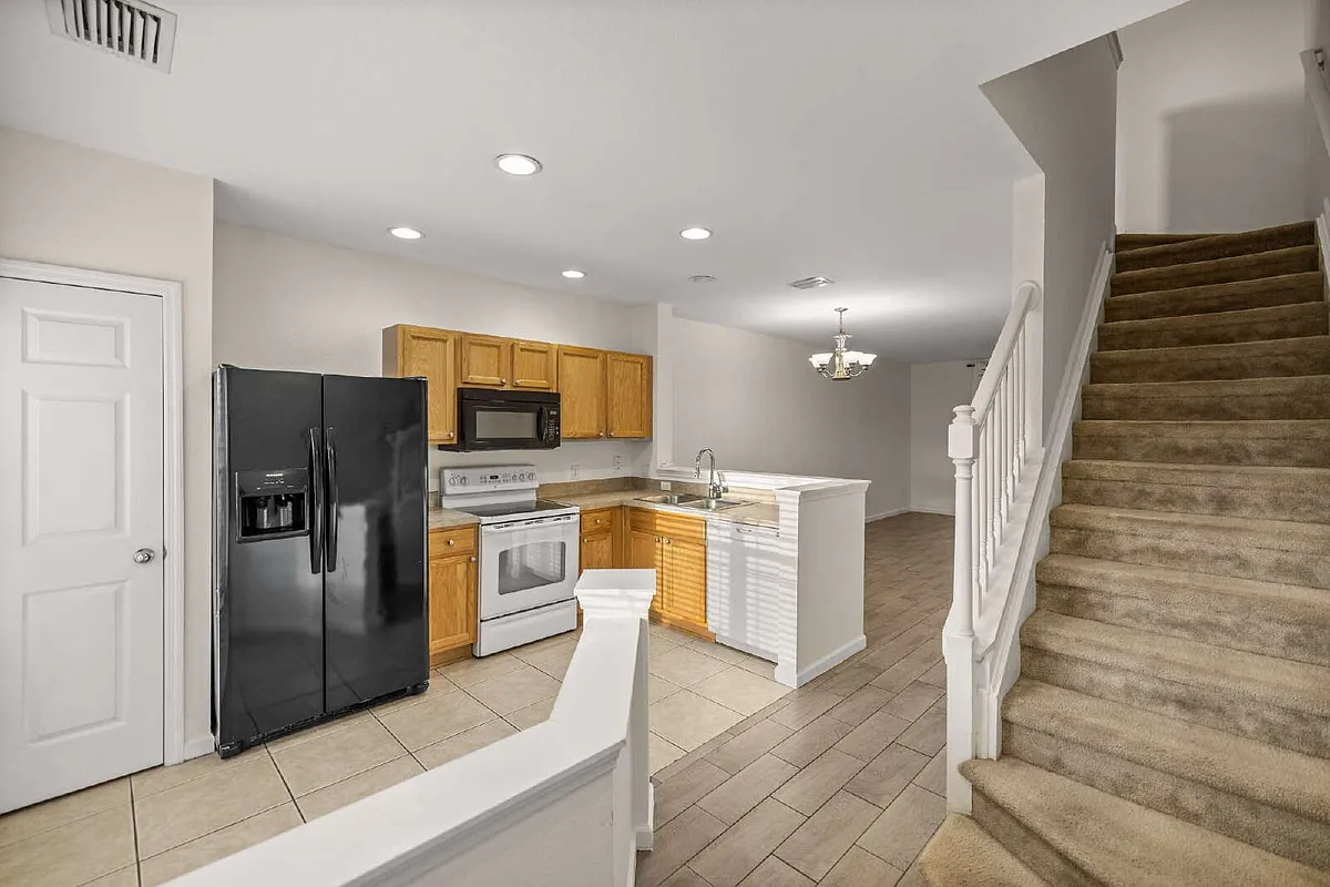 Building Photo - 4428 SW 49th Ave