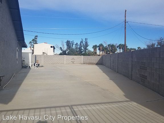3rd image of 484 Llanos Dr