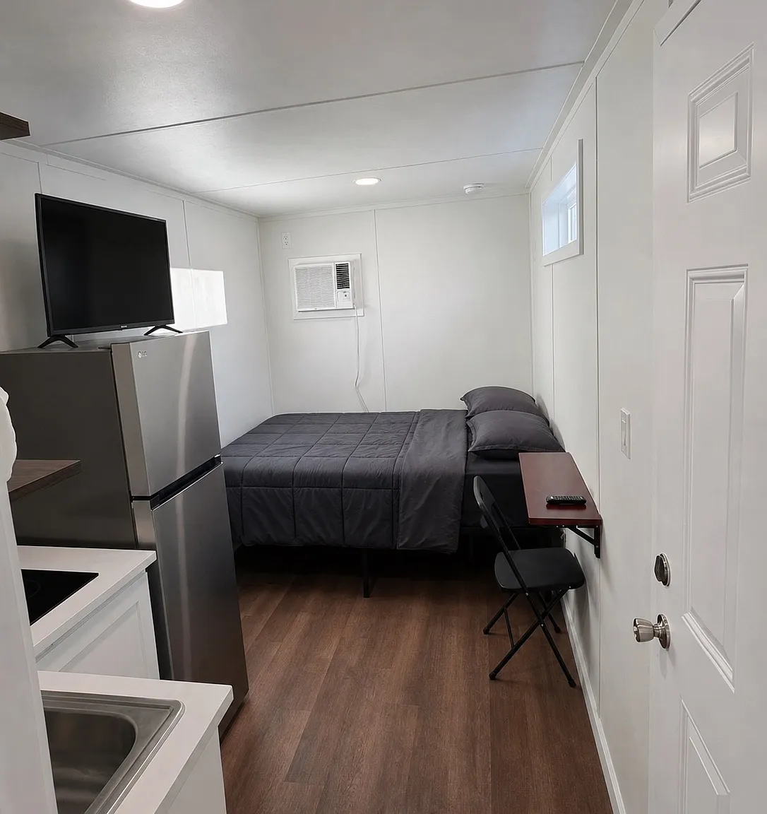 1 bed, 160 sqft, $1,050 — Photo 1