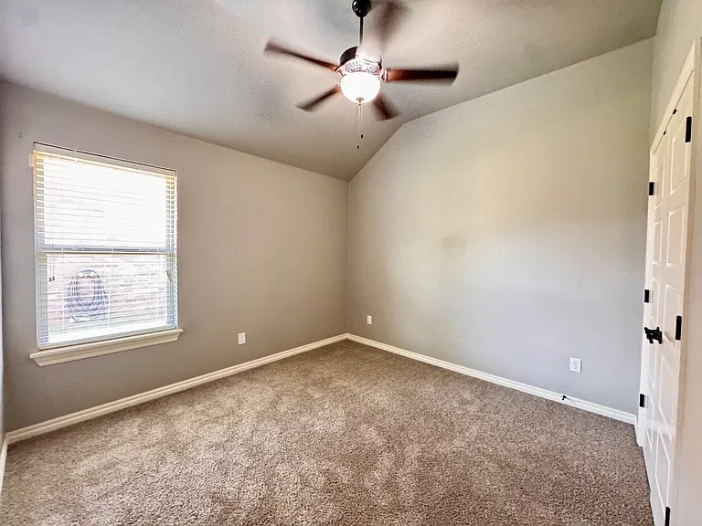 8109 NW 160th Ter — Photo 8