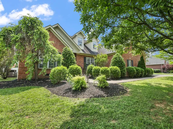 1176 Ithaca St, Murfreesboro, TN 37130