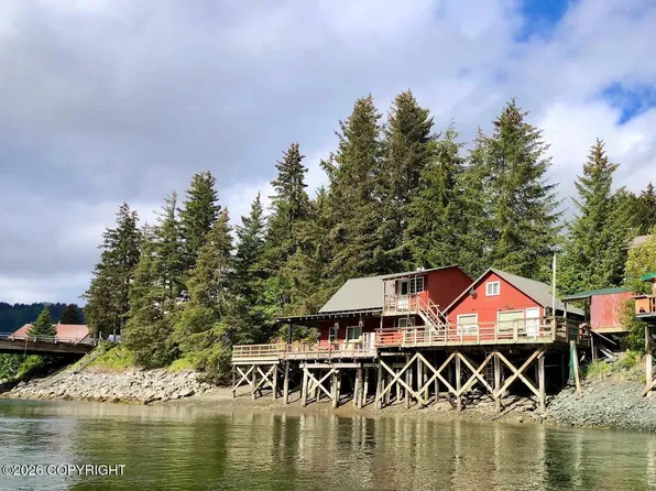 230 Kachemak St, Seldovia, AK 99663